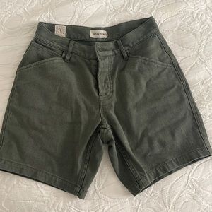 Taylor Stitch Boss Duck Shorts Size 28